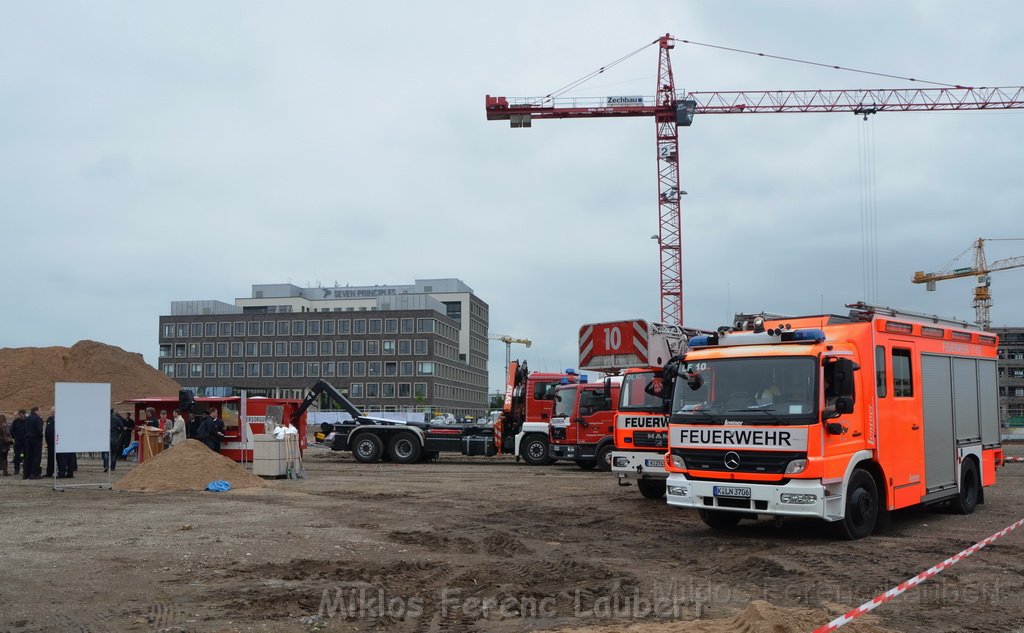 Erster Spatenstich Neues Feuerwehrzentrum Koeln Kalk Gummersbacherstr P052.JPG - Miklos Laubert